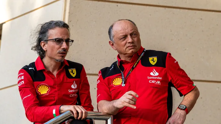 Vasseur kijkt door roze bril: 'Goed nieuws dat Ferrari Red Bull bij kon houden in Bahrien'