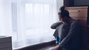 Sanne verdrietig na breuk, vriend had een dubbelleven