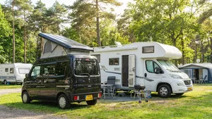 Japanse kampeertrend: minimalistische Kei-voertuigen bieden volwaardig alternatief voor traditionele camper