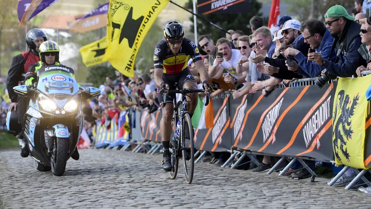 UPDATE Ronde van Vlaanderen: Sagan en Naesen tegen de grond, Nederlanders kans op podium