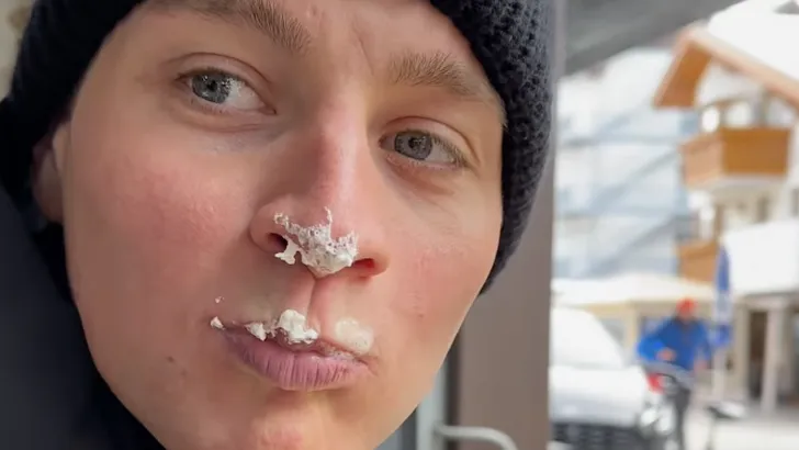 mathieu van der poel met slagroom op z'n neus