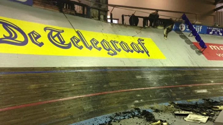 Grote brand in Velodrome Amsterdam onder controle