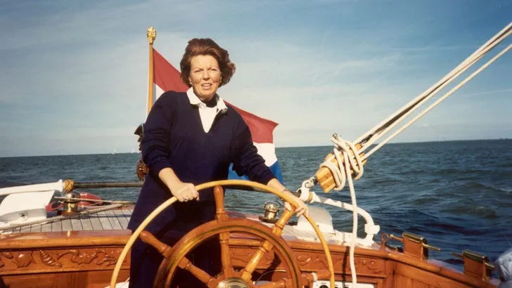 Beatrix 80: Majesteit, manager en mantelzorger