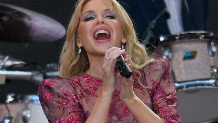 Kylie Minogue maakt na 14 jaar comeback op Glastonbury