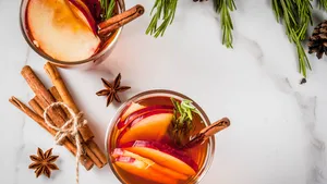 Deze winterse Apple-Ginger Mule wil je zelf maken (alcoholvrij)