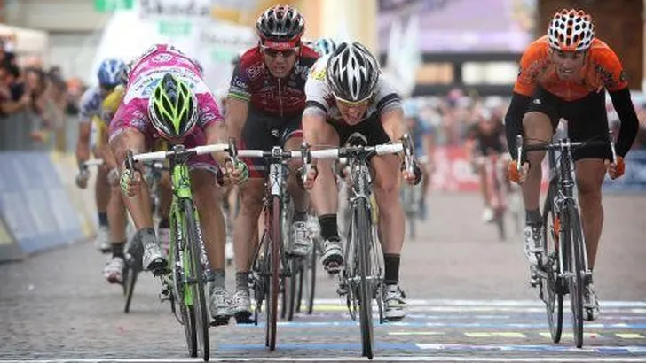Derde ritwinst Bennati, Cavendish komt nét tekort