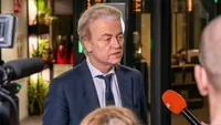 Geert Wilders staat de pers te woord in het Tweede Kamer-gebouw