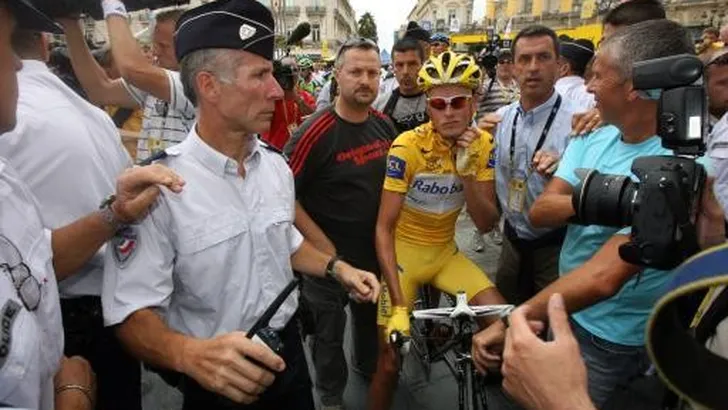 UCI wil kritikaster Michael Rasmussen spreken