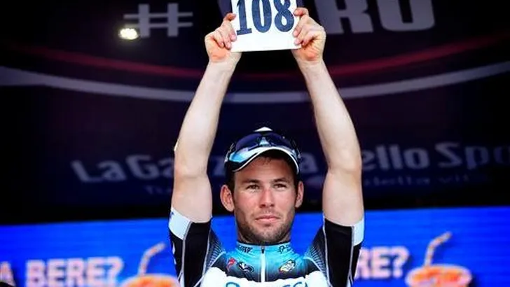 Cavendish draagt zege op aan Weylandt 