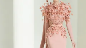 Ruisende rokken: Elie Saab tovert met tafzijde  