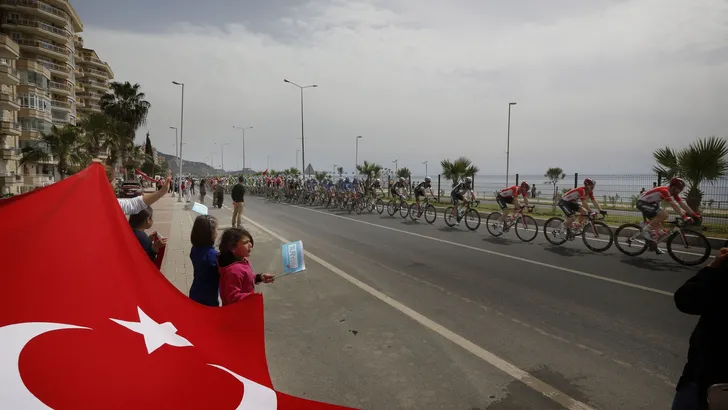 Sam Bennett verklaart Ronde van Turkije voor geopend