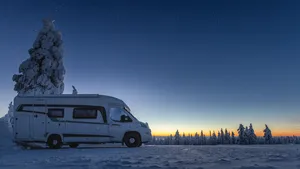 Hij verruilde zijn huis voor een ijskoude camper: zo overleeft deze topsporter de winter