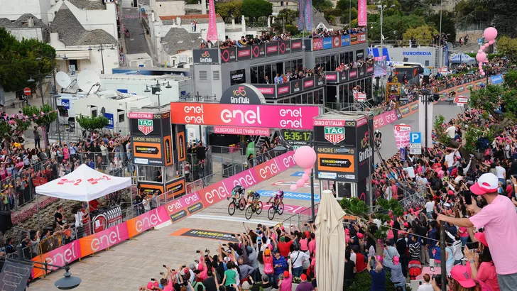 Stelling: De sprints in de Giro d'Italia zijn te gevaarlijk