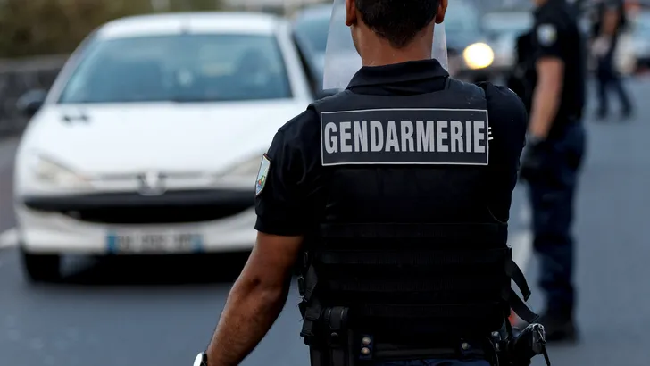 Franse gendarmerie neemt rijbewijzen in na forse snelheidsovertredingen