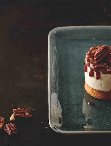 Pecan-cheesecake pie