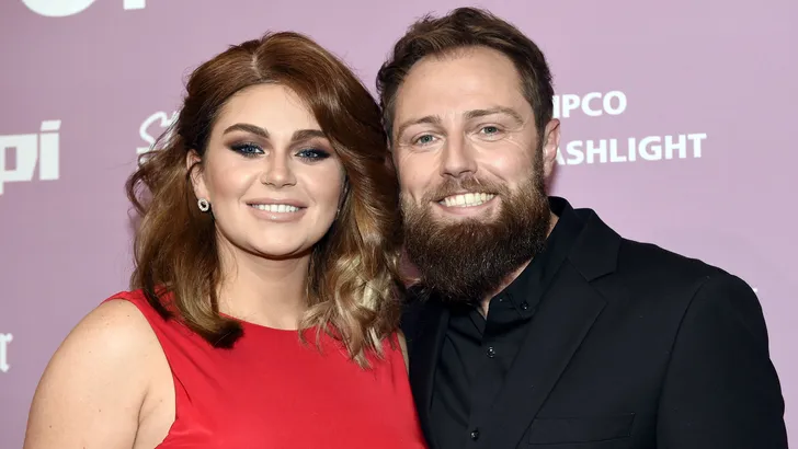 Roxeanne Hazes viert de zomer met zoontje Fender