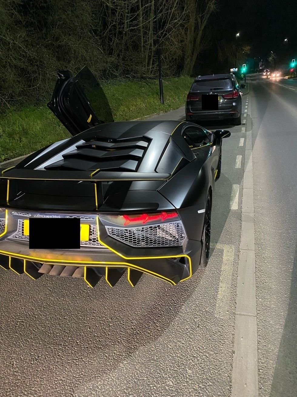 Gierige Lambo-rijder raakt auto kwijt om onbetaalde wegenbelasting