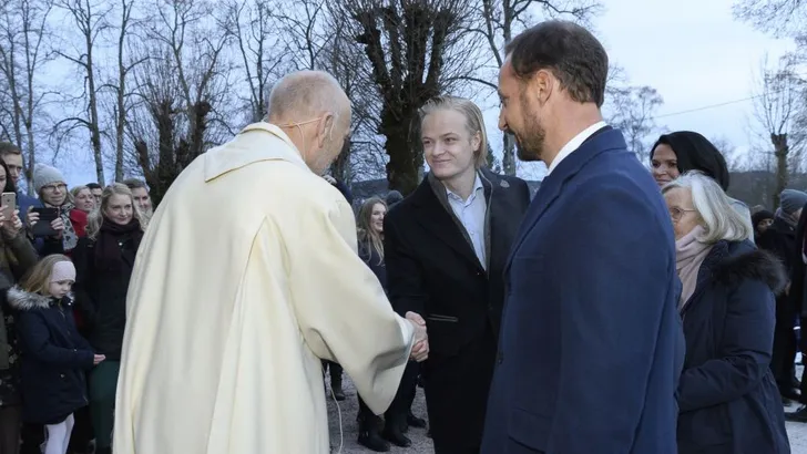 Zoon Mette-Marit viert kerst met royals