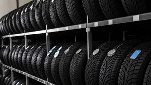 VS neemt alle banden uit deze Europese fabriek in beslag wegens verdenking van dwangarbeid