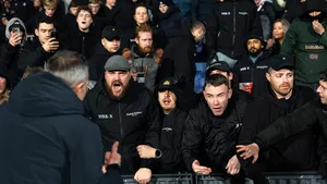 Robin van Persie bij Feyenoord-supporters