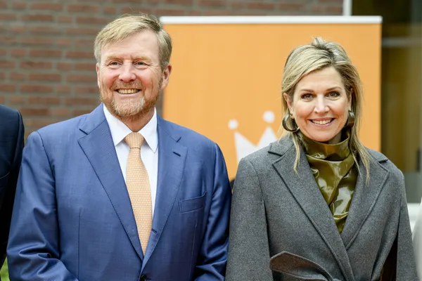 Ook Willem-Alexander stemde z'n stropdas af op de grote dag.