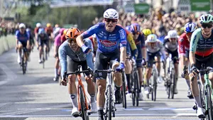 Jasper Philipsen wint de Copenhagen Sprint 2026.