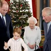Lief! Prins George toont zijn bakkunsten aan de pers