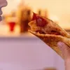 Man is zelfverklaard pizzatariër en eet al 25 jaar alleen maar pizza