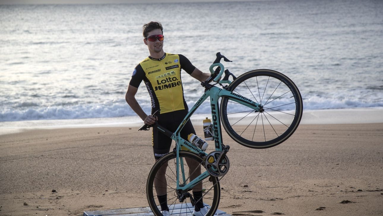 Primoz Roglic zet reuzenstap richting tweede eindzege in ...