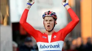 Boom superieur in sprint van cross in Loenhout