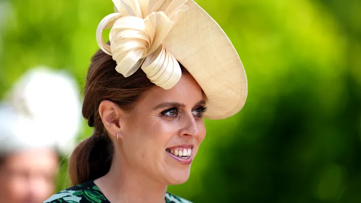 Prinses Beatrice verwelkomt dochtertje