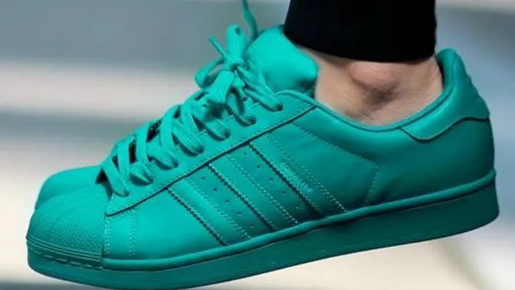 Shop nu: 15 x kleurrijke sneakers