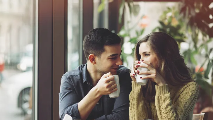 Hier zijn mannen en vrouwen het onzekerst over tijdens eerste date