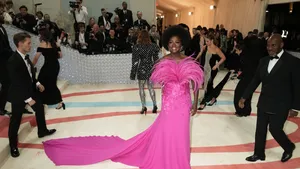 De mooiste looks van Viola Davis. Hier afgebeeld bij het Met Gala 2023.