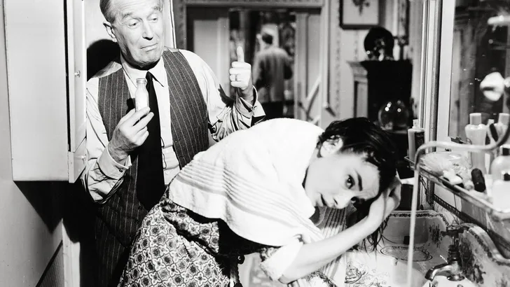 droogshampoo Audrey Hepburn movie scene