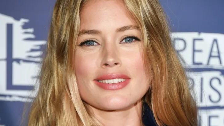 Get the look: Doutzen bij haar 10-jarige jubileum voor L'Oréal