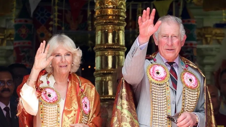 Salwar Kameez: de mooiste looks van Camilla in India