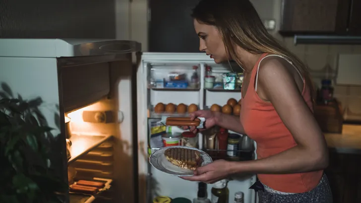 Gezonder leven zonder dieet? Nieuw onderzoek wijst naar één simpele verandering in je avondroutine