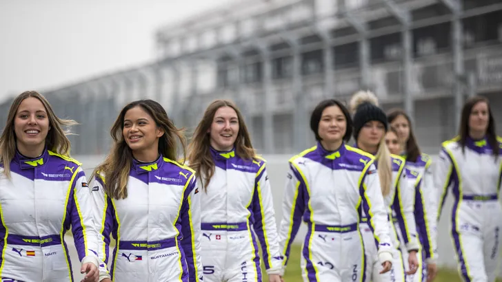 'Gebrek aan stuurbekrachtiging houdt jong vrouwelijk F1-talent tegen'