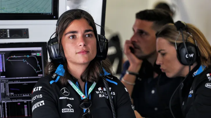 Jamie Chadwick: 'Amerika biedt betere kansen voor vrouwelijke coureurs'
