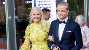 De royal rechtszaak rondom Marius Borg Høiby nam vandaag een absurde wending met nieuwe aanklachten en een opmerkelijke maatregel in de rechtszaal.