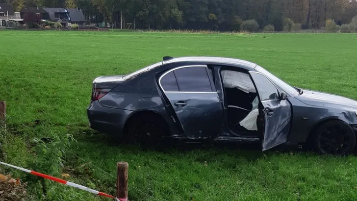 Dronken vrouw gaat op avontuur in gestolen auto