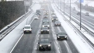 Sneeuwjacht op komst: Vergoedt de verzekering schade op zomerbanden?