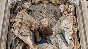 luguber beeld in de tour uit de kathedraal van amiens