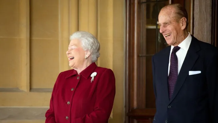 Het geheim achter het succes van koningin Elizabeth? Veel borrelen blijkbaar