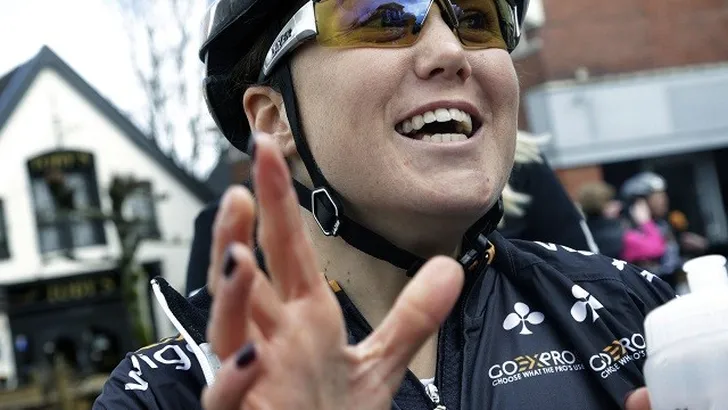 Hosking floreert in Giro Rosa in Lendinara