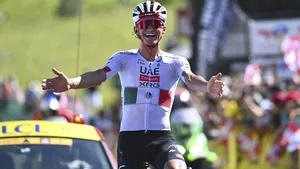 Del Toro grijpt de macht met een dubbelslag in de slotrit van de Tour Auvergne.