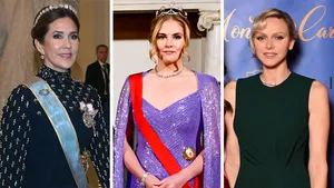 Royal fashion – Drieluik foto's met links koningin Mary, midden prinses Amalia, en rechts prinses Charlene.