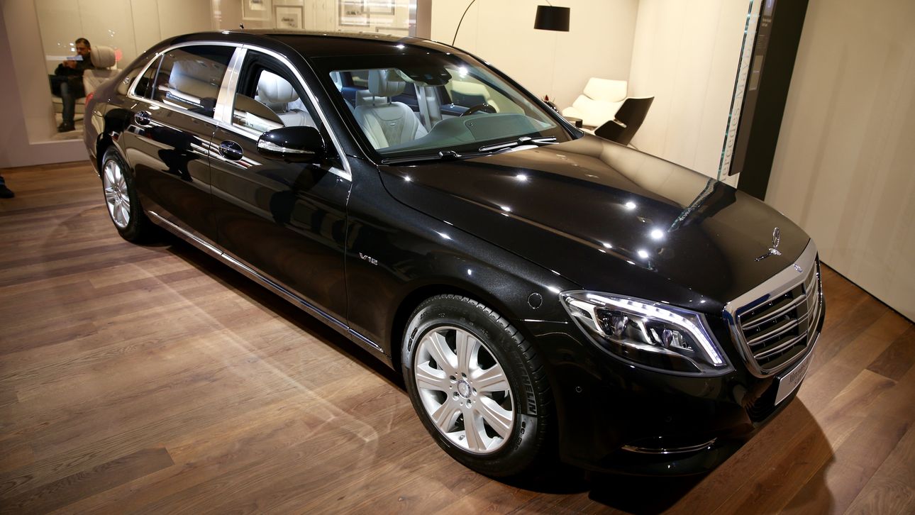 Met Een Mercedes Maybach S600 Guard Lach Je Iedereen Uit Autobahn