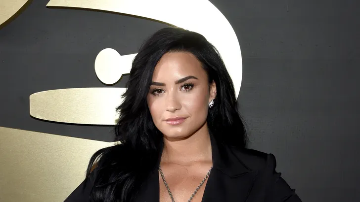 Demi Lovato terug bij af: 'Ik smokkelde cocaïne vliegtuigen in'